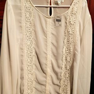 New, never worn size XL Ivory bouse with lace